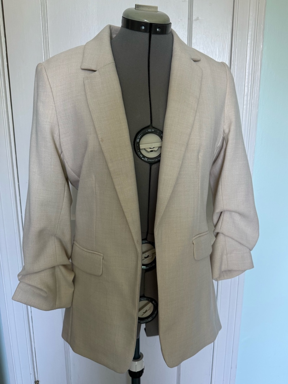 H&M cream Blazer size small